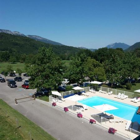 The Green Fee Close To The Golf Course And 5 Minutes From The Lake Giez Eksteriør billede