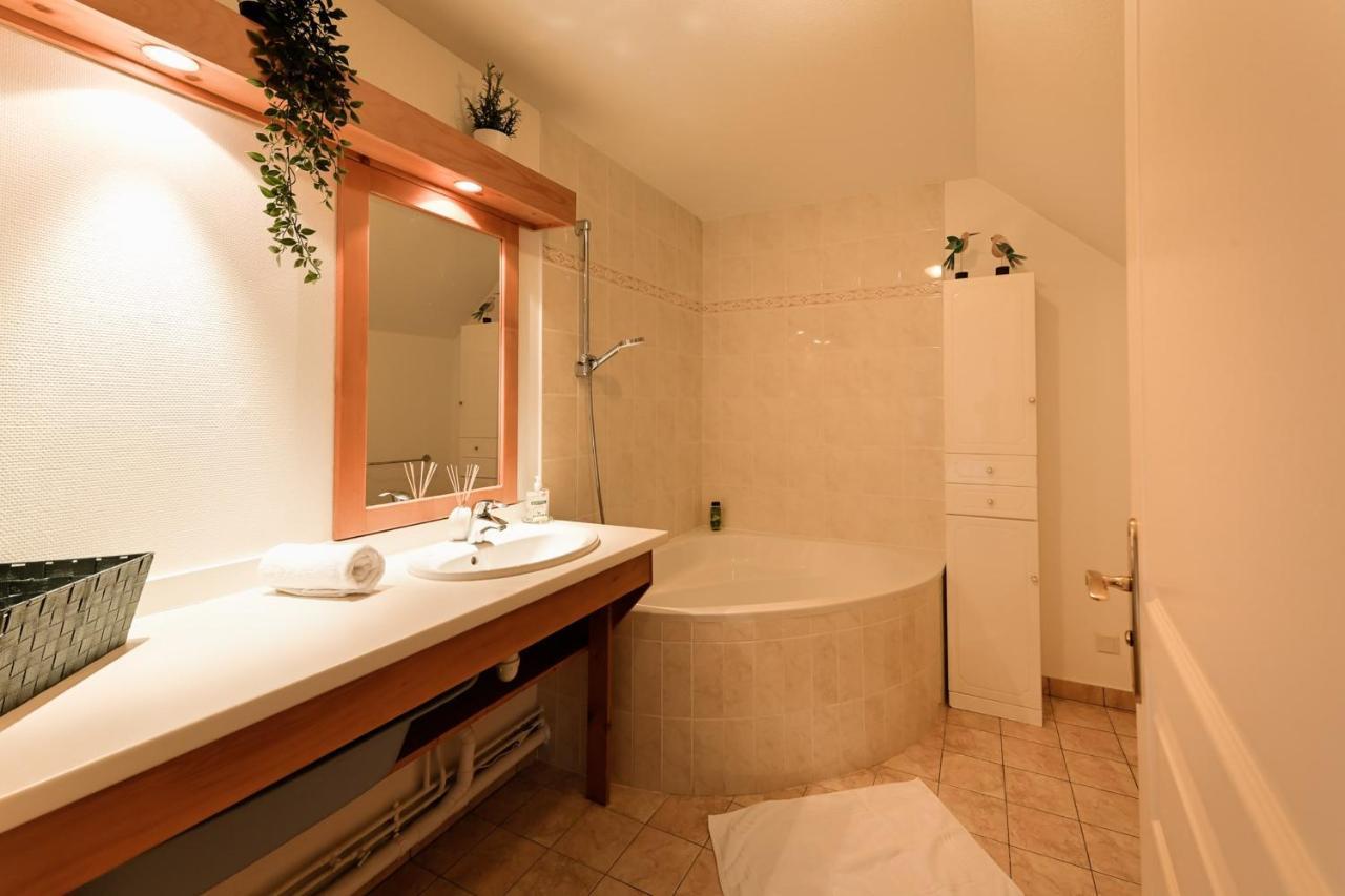 The Green Fee Close To The Golf Course And 5 Minutes From The Lake Giez Eksteriør billede