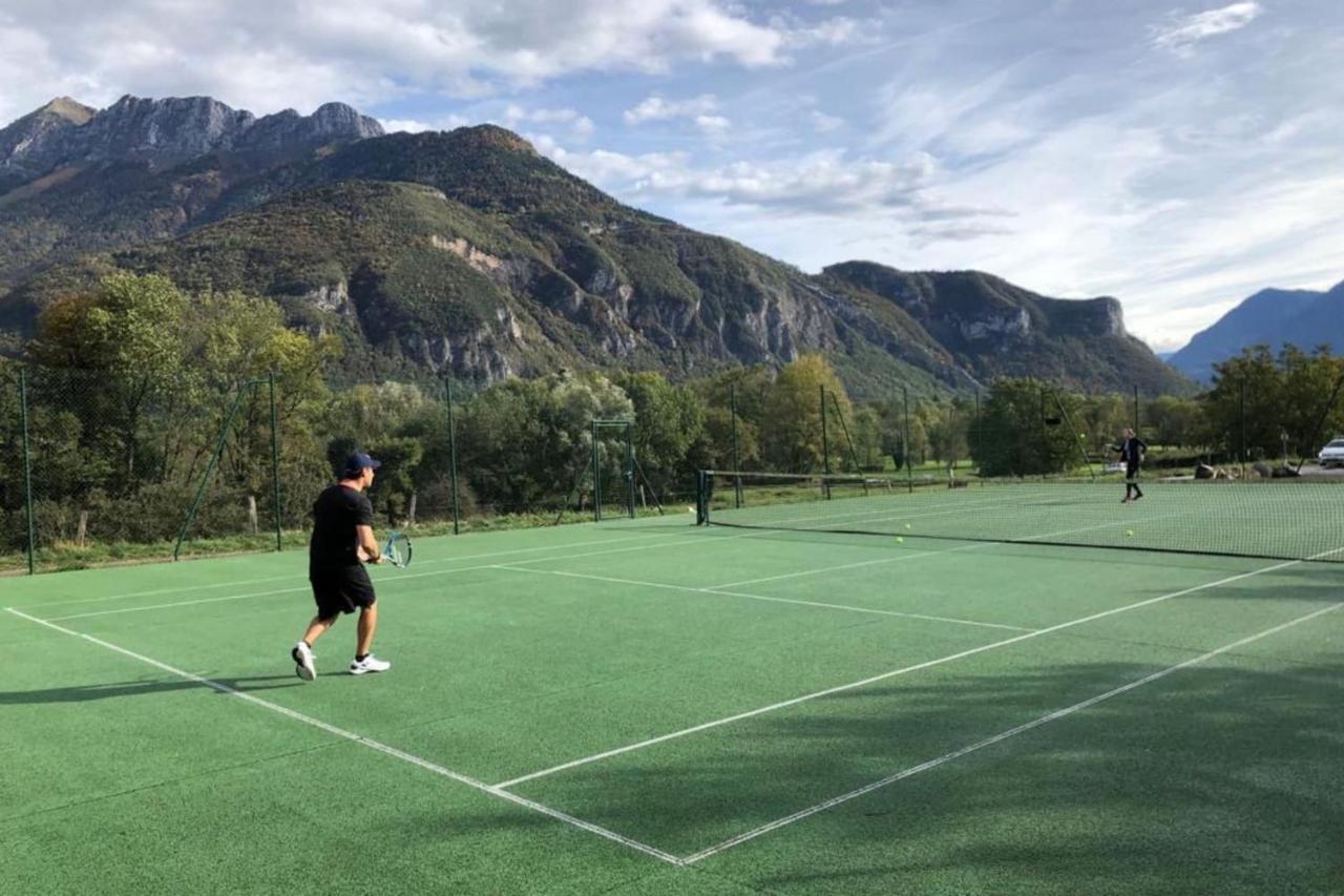 The Green Fee Close To The Golf Course And 5 Minutes From The Lake Giez Eksteriør billede